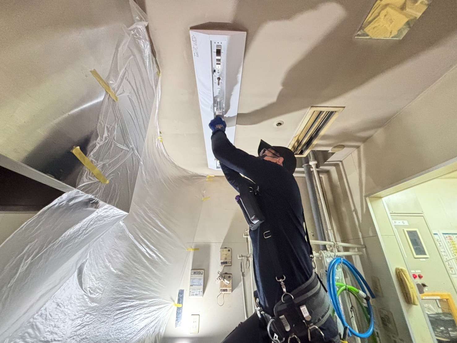 沼津市 店舗内照明交換